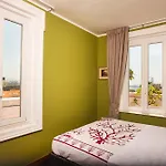 Penthouse Terrazza Vesuvio * 나폴리