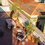 Penthouse Terrazza Vesuvio * 나폴리