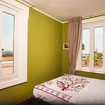 Penthouse Terrazza Vesuvio * Naples